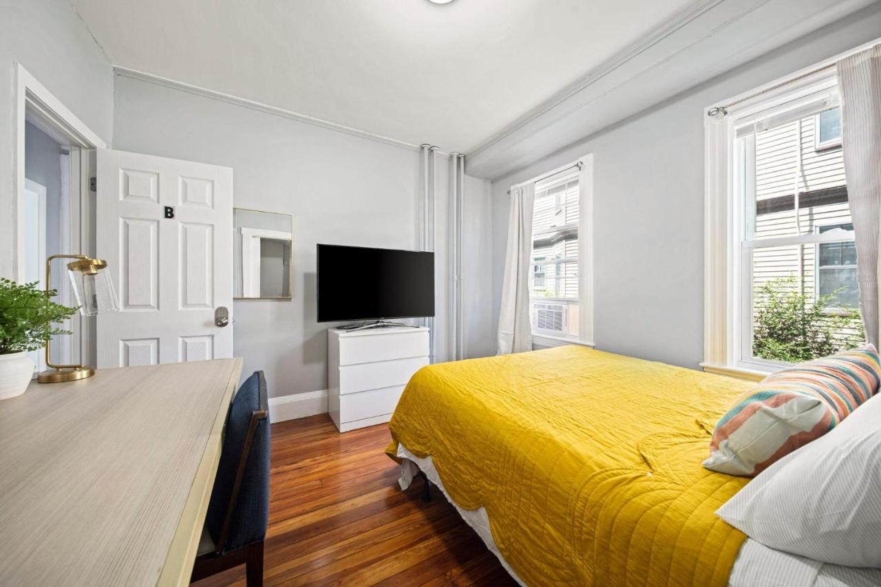 Cozy Up In 5Br Apt Near Charming Oak Square Бостон Экстерьер фото