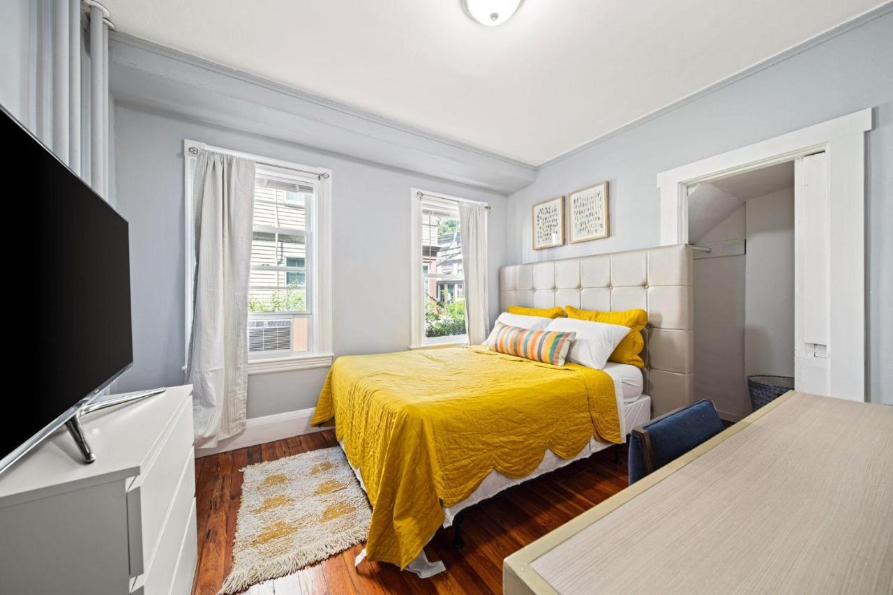 Cozy Up In 5Br Apt Near Charming Oak Square Бостон Экстерьер фото