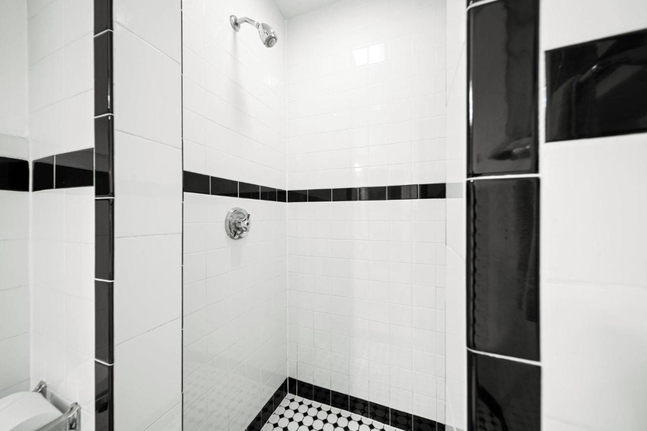 Cozy Up In 5Br Apt Near Charming Oak Square Бостон Экстерьер фото