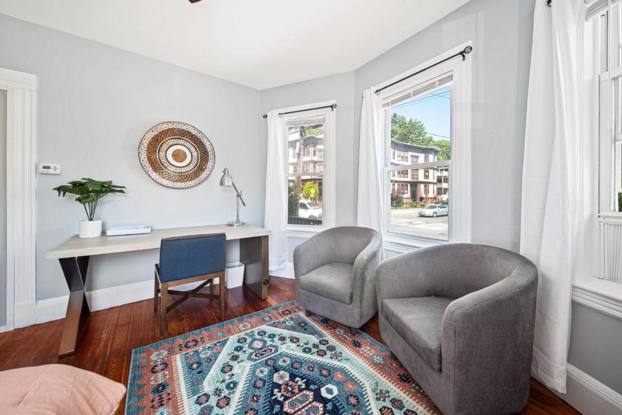 Cozy Up In 5Br Apt Near Charming Oak Square Бостон Экстерьер фото